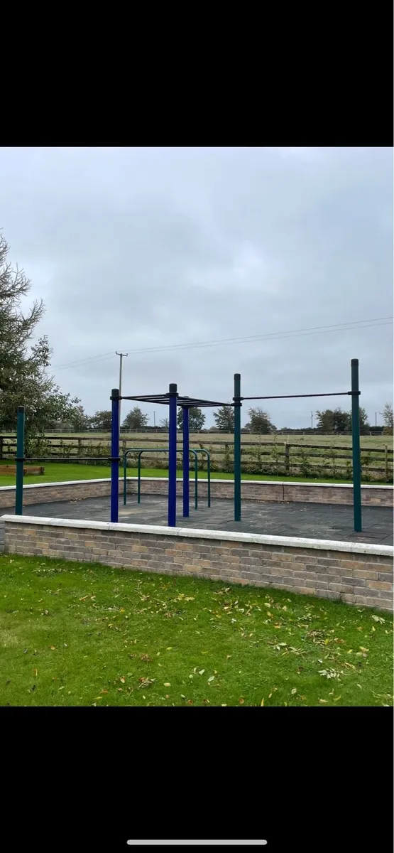 Calisthenic Equipment - Image 1