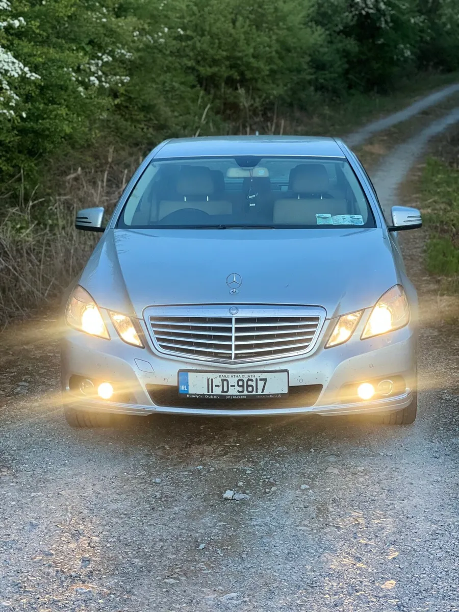 Mercedes-Benz E-Class 2011 - Image 1