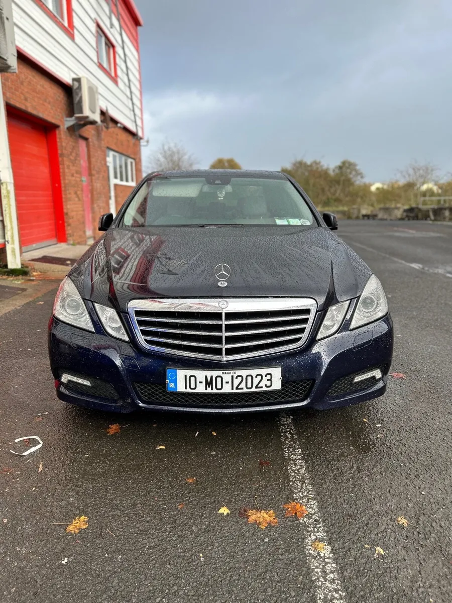 Mercedes-Benz E-Class 2010 - Image 4