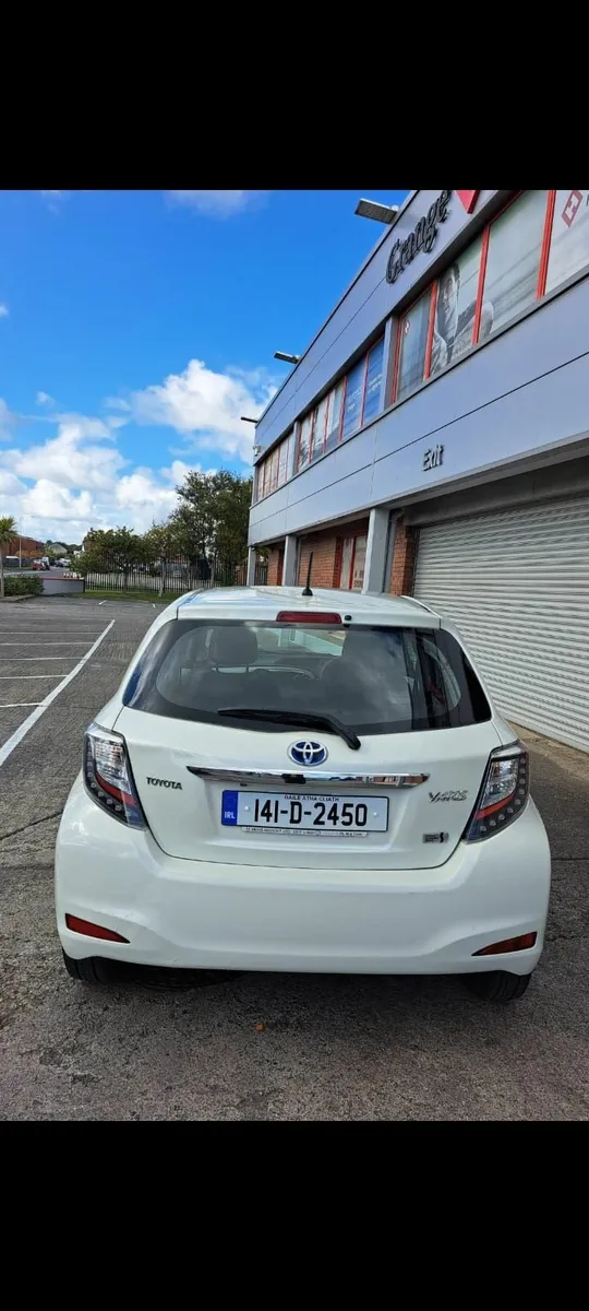 Toyota Yaris 1.5 Hybrid 2014 Low Mileage - Image 4