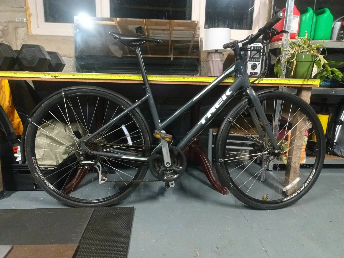 Trek Commuter Bicycle - Image 3