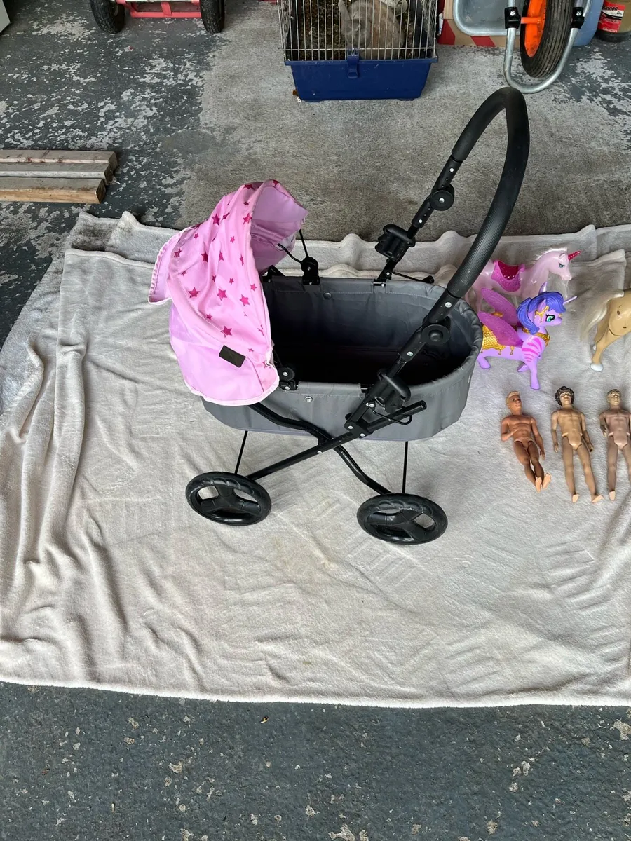 Dolls pram - Image 2