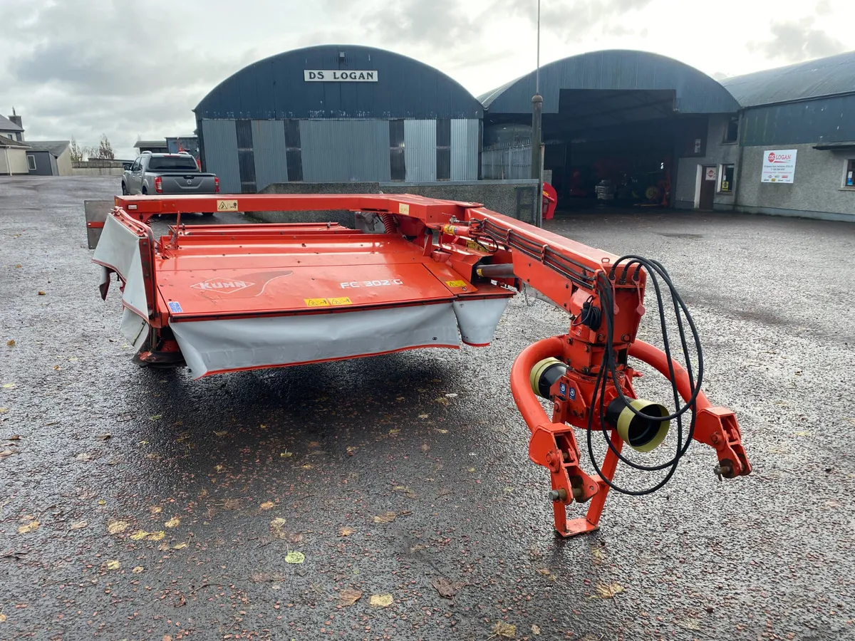 Kuhn FC302G Mower Conditioner - Image 1