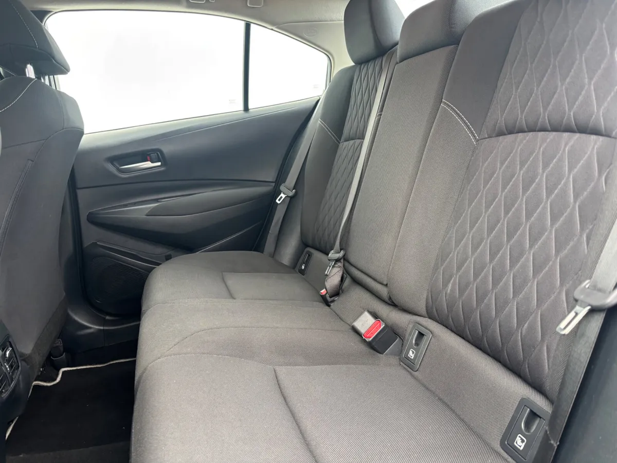 2021 TOYOTA COROLLA LUNA HYBRID NCT 1 OWNER - Image 4