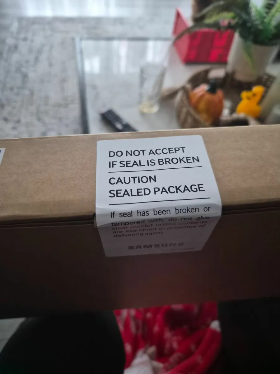 NEW Galaxy Chromebook 14" - Image 3