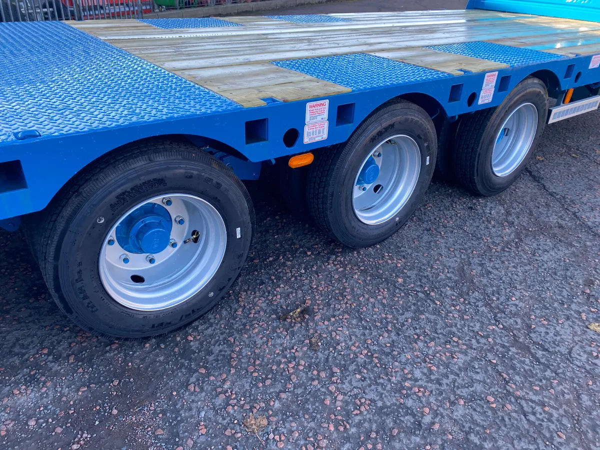 Kane LLTM 24T - 725 Tri Axle Low Loader - Image 4