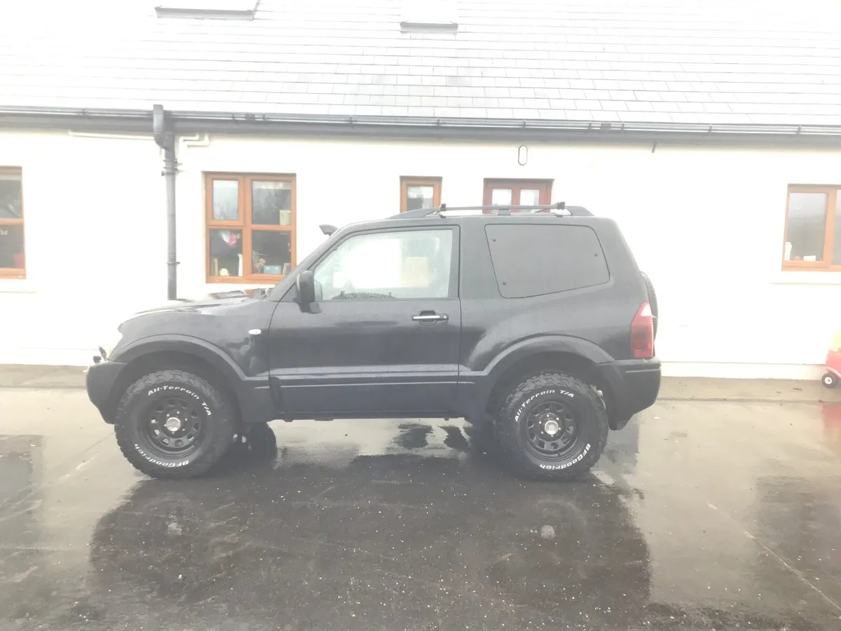 Mitsubishi Pajero 2006 - Image 1
