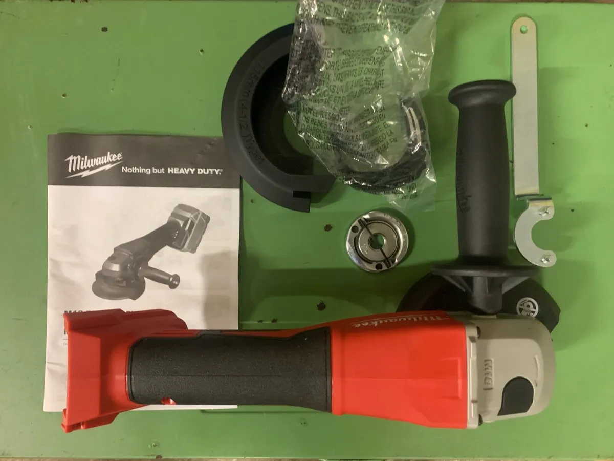 Milwaukee 115mm M18 grinder, 190mm Skill saw, SDS - Image 1