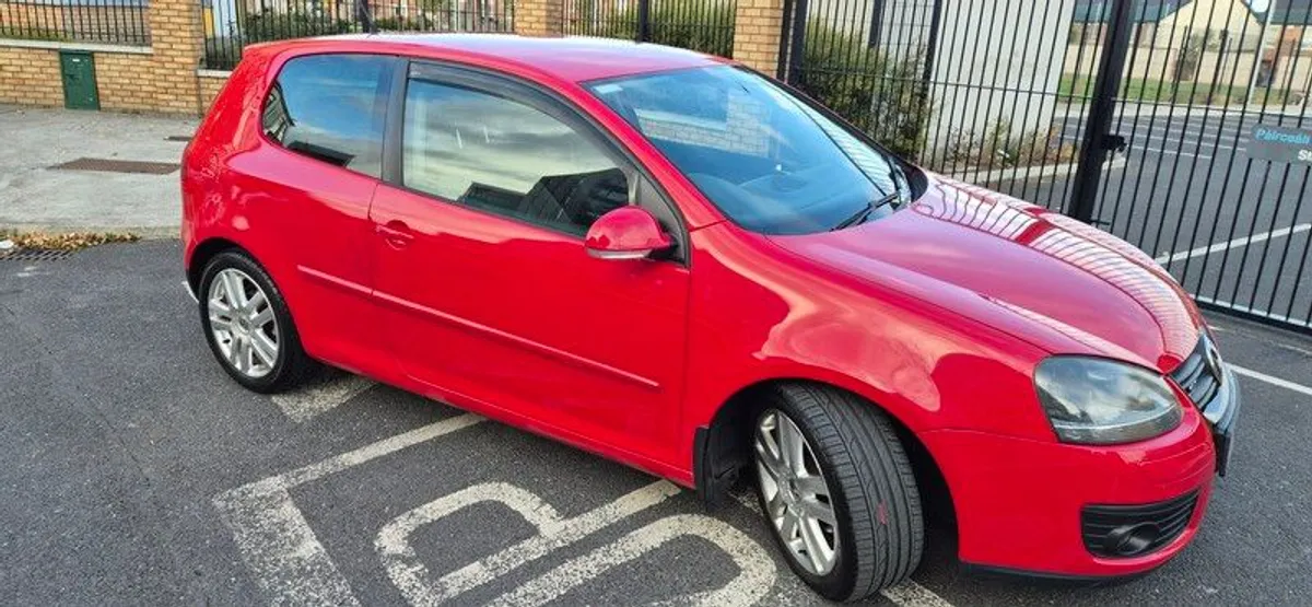 2008 Volkswagen Golf - Image 1