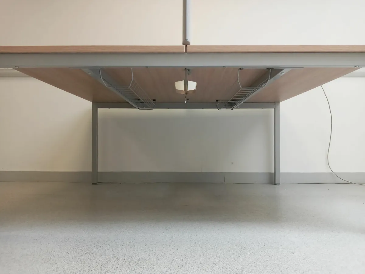 Set of 2 Office Desks with Divider - Image 3