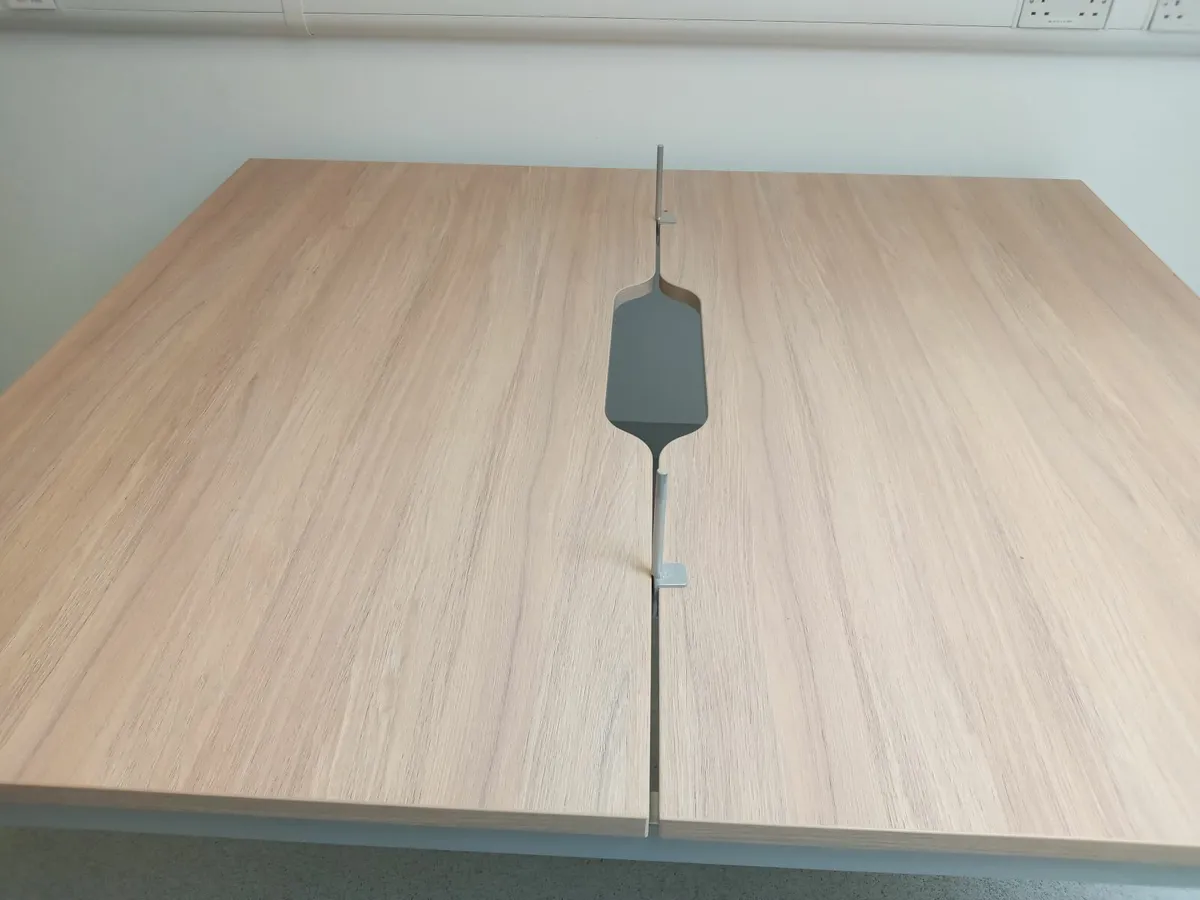 Set of 2 Office Desks with Divider - Image 4