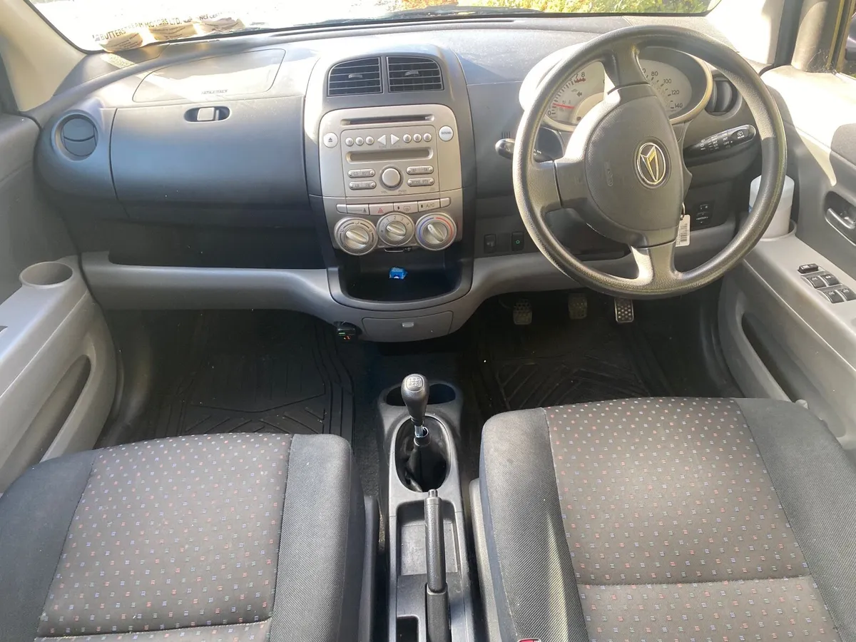 Daihatsu Sirion 2008 - Image 2