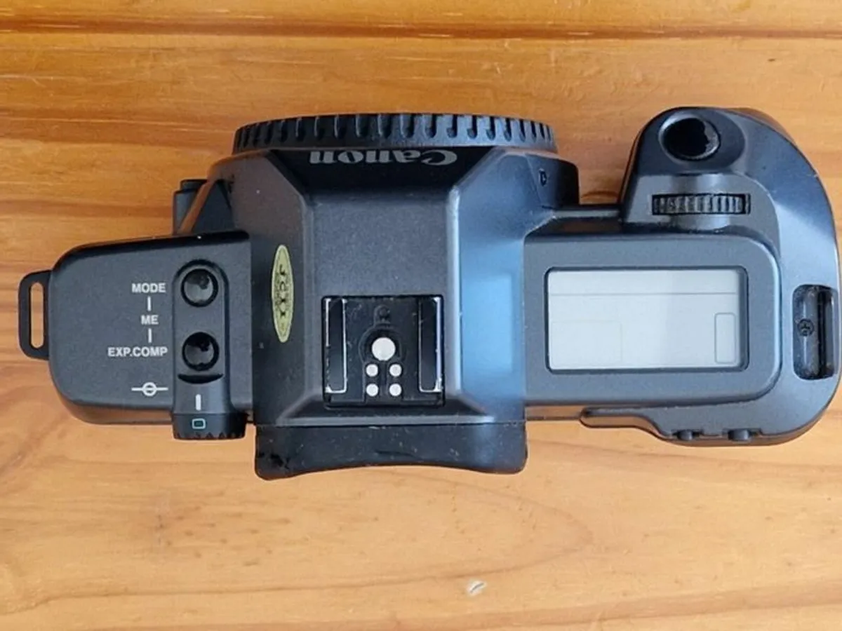 Canon EOS 600 Film Camera in Excellent Condition - Image 3