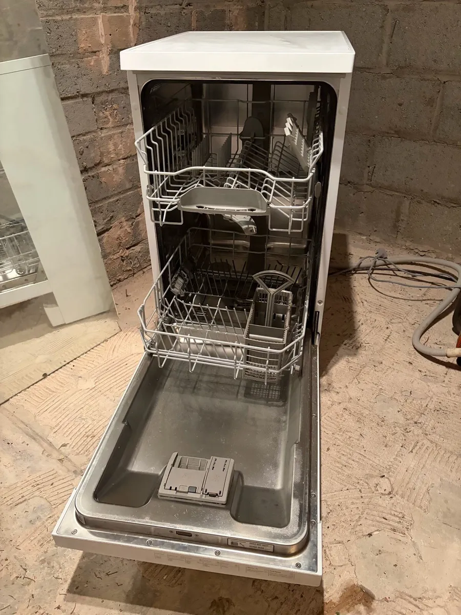 Slimline Dishwasher For Sale - Bosch Serie 2 450mm - Image 2