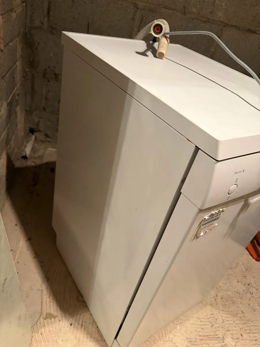 Slimline Dishwasher For Sale - Bosch Serie 2 450mm - Image 4