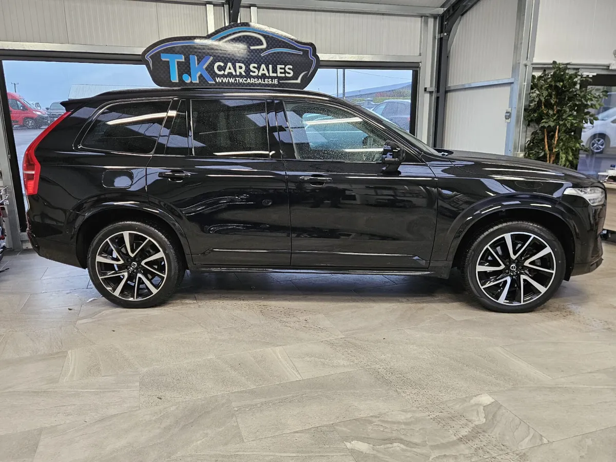 221 VOLVO XC90 ULTIMATE T8 RECHARGE (DARK EDITION) - Image 2