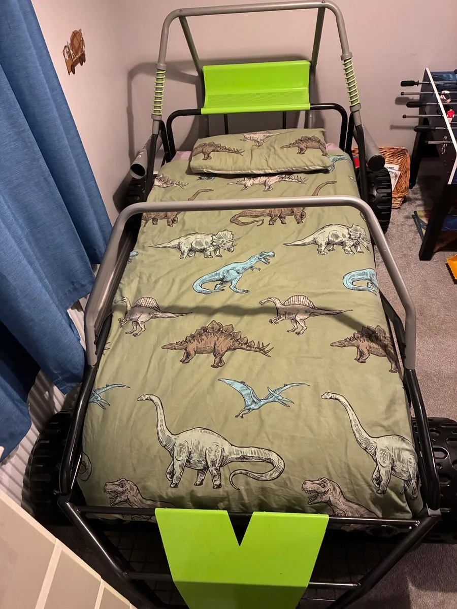 Kids Car bed - Image 4