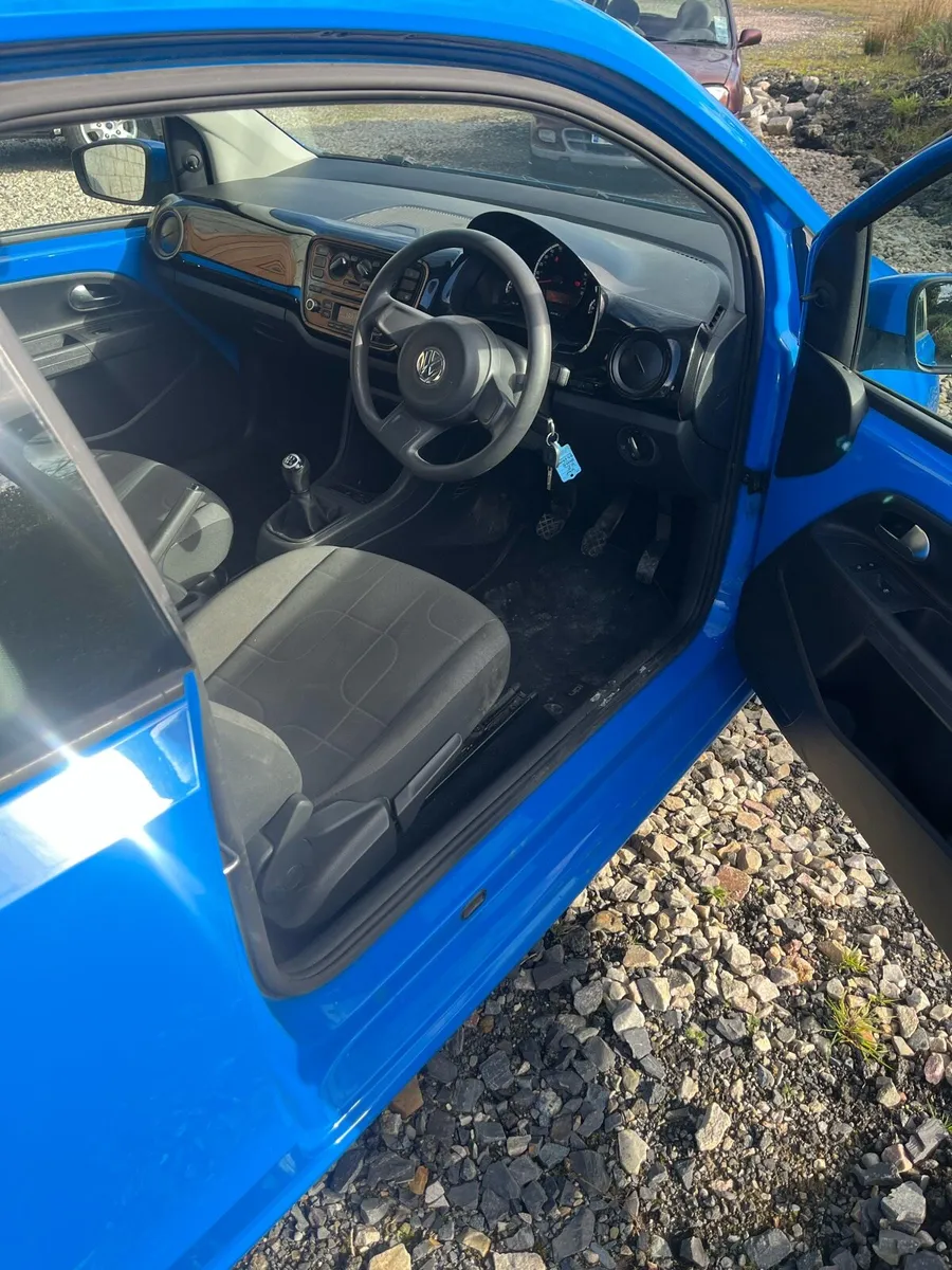 🔷Volkswagen up🔷(stand out colour) - Image 4