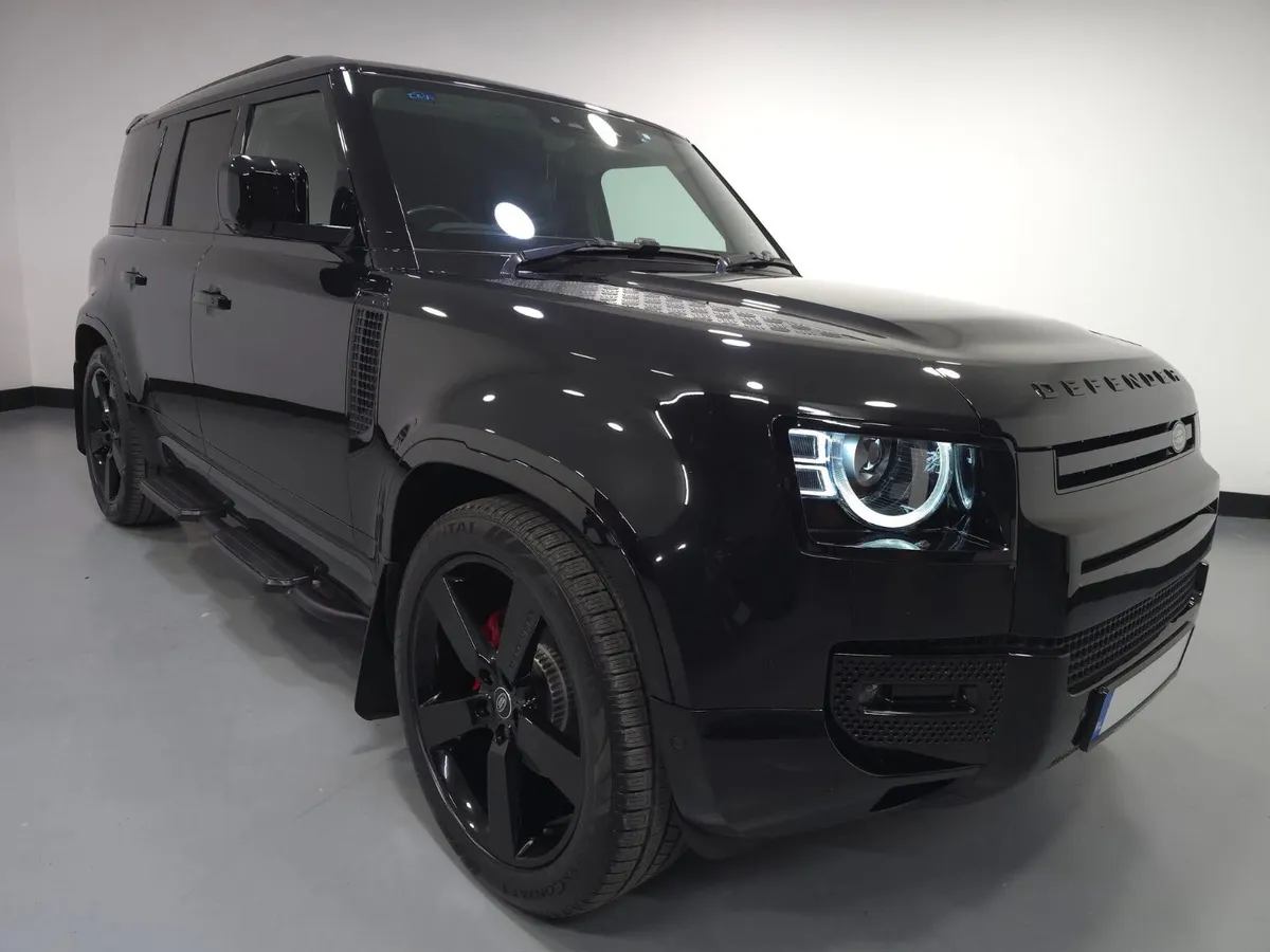 Land Rover Defender 110 3.0 D Hard Top SE D250 - Image 1