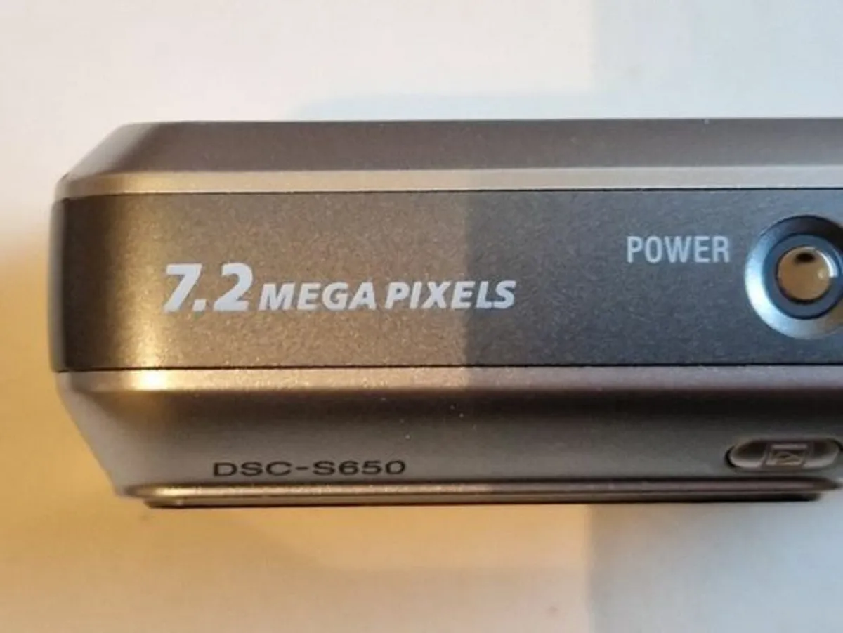 Sony DSC-S650 7.2 Megapixels Digital Camera AS NEW - Image 4