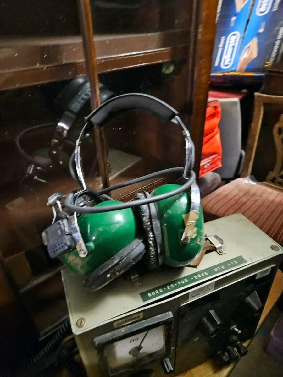 Vintage German Radio Transmitter - Image 3