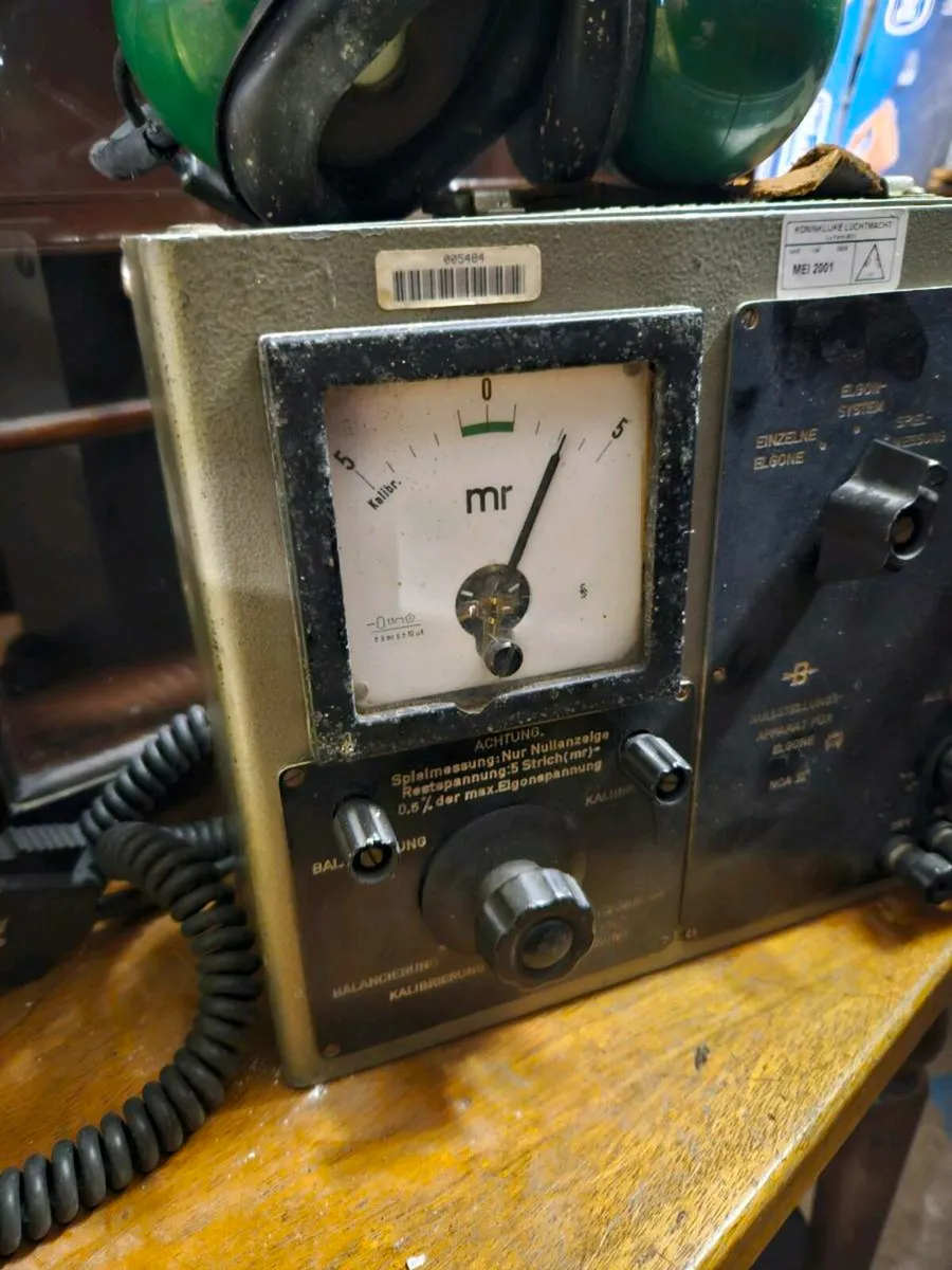Vintage German Radio Transmitter - Image 4
