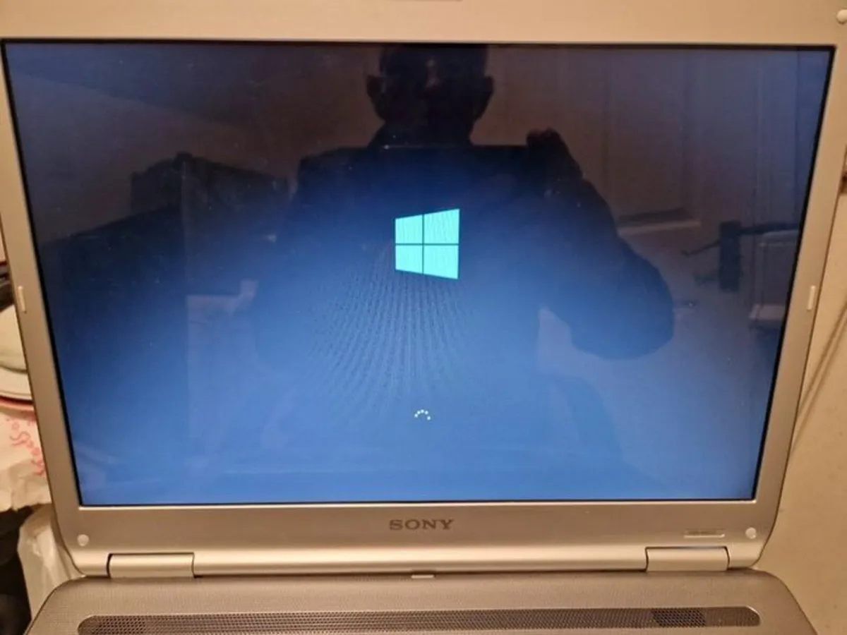 Sony Laptop Model PCG-7121M, Windows 10 Home, 3GB - Image 3