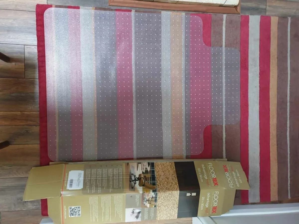 Clear floor protection matt for carpeted floors