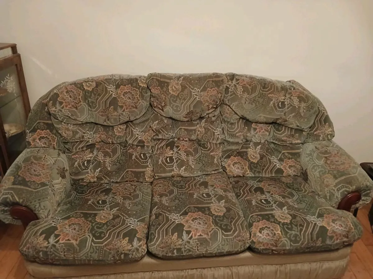 Couch - Image 4