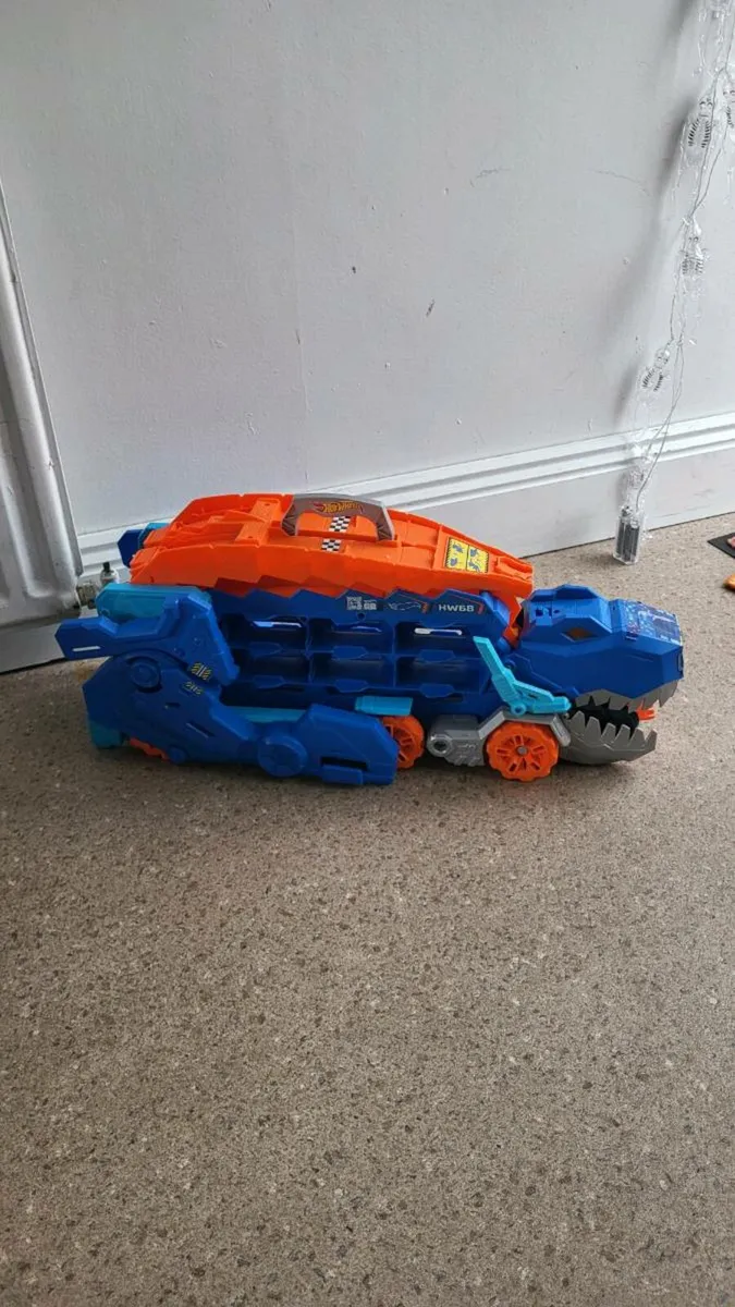Hotwheels City Ultimate T-REX - Image 2