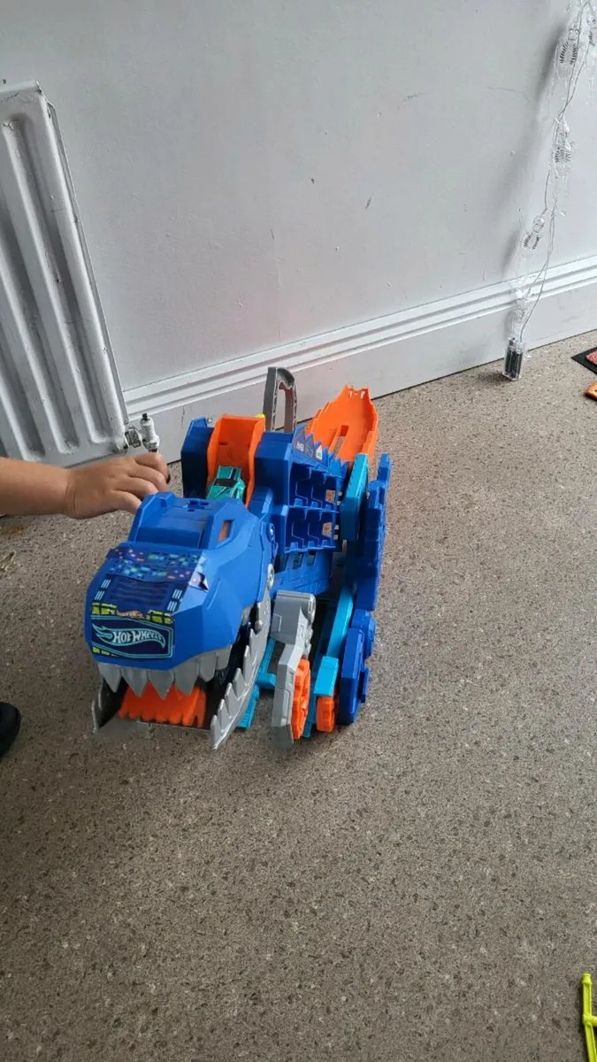 Hotwheels City Ultimate T-REX - Image 3