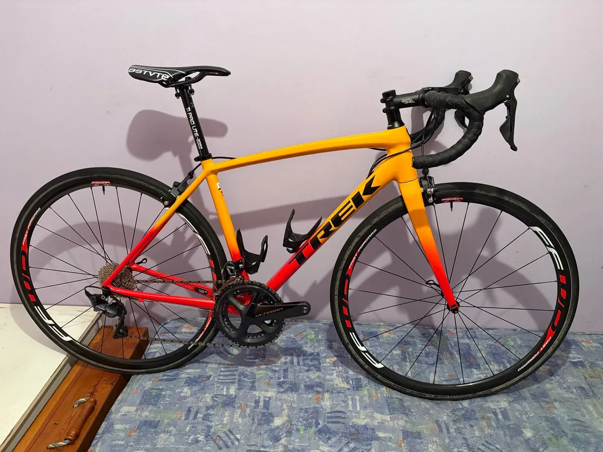 2025 Trek Emonda ALR - Image 1