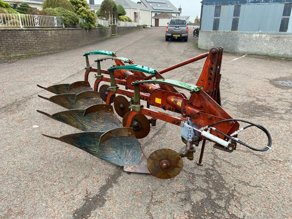 KVERNELAND 4F Spring Release Plough - Image 4