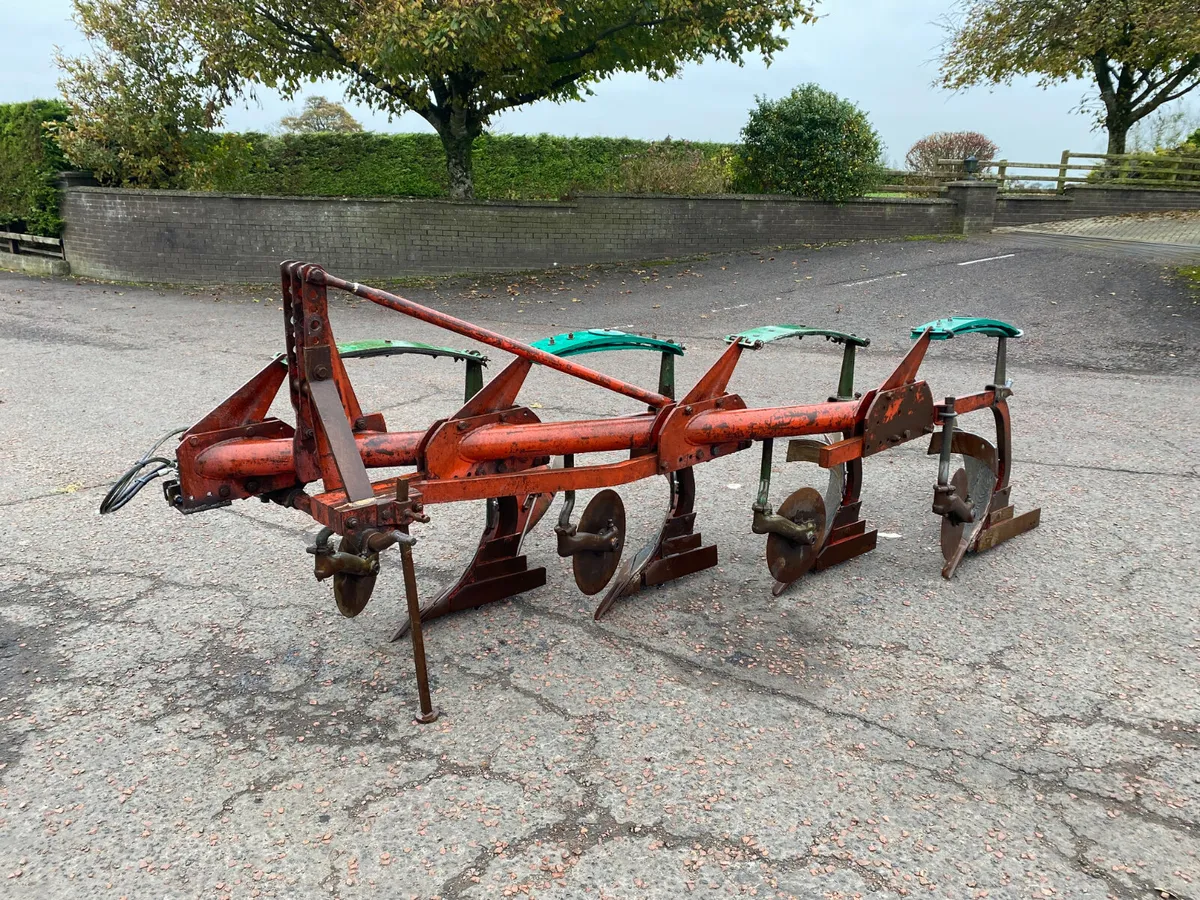 KVERNELAND 4F Spring Release Plough - Image 2