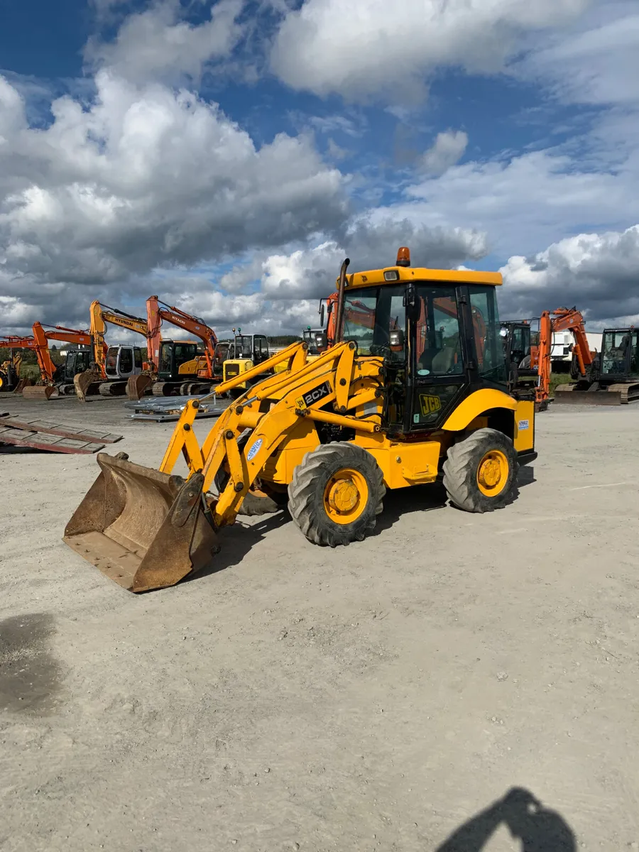 JCB 2cx.  2004 - Image 1