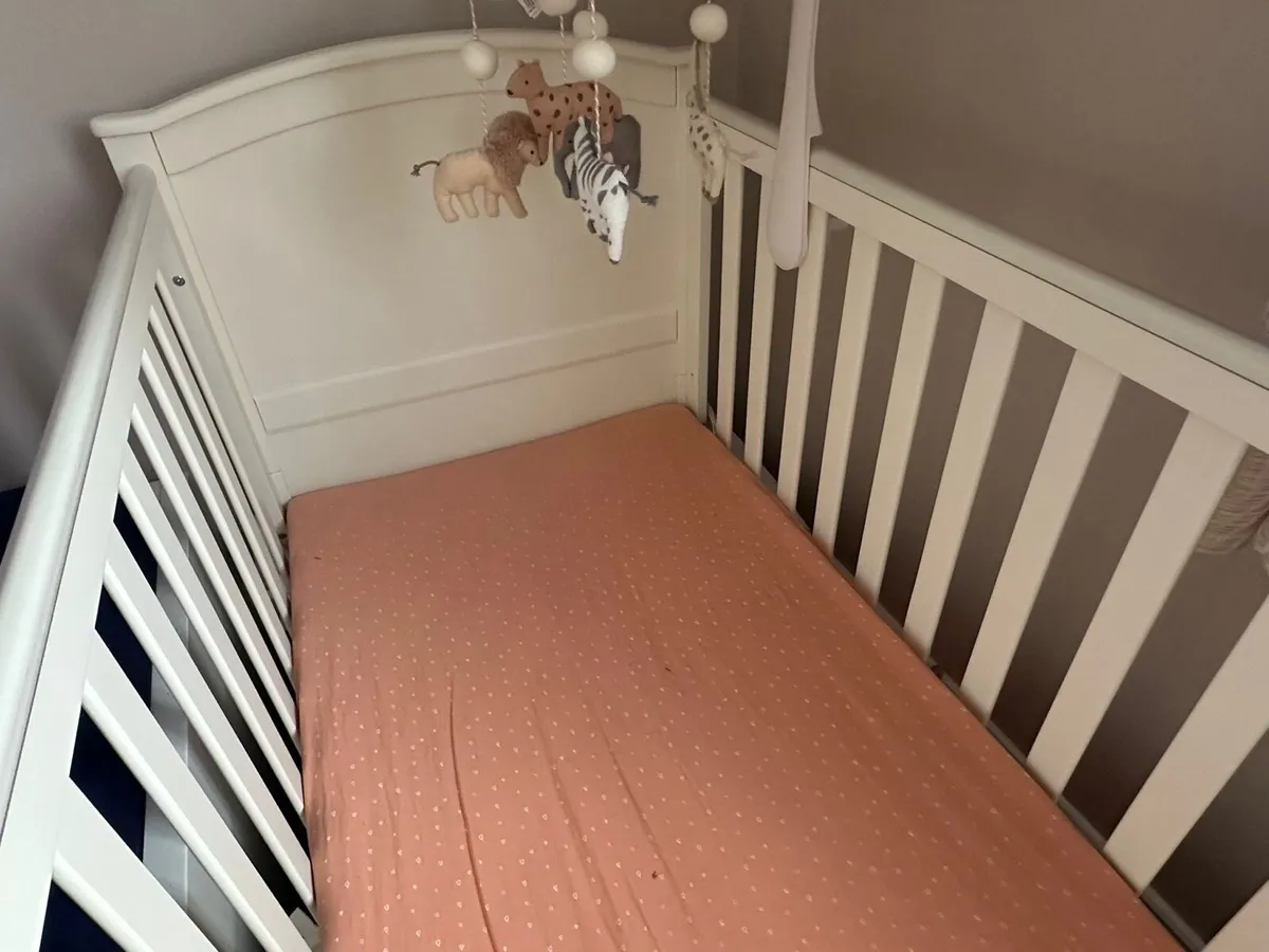 Mama and Papas Cot with mattress - Image 2