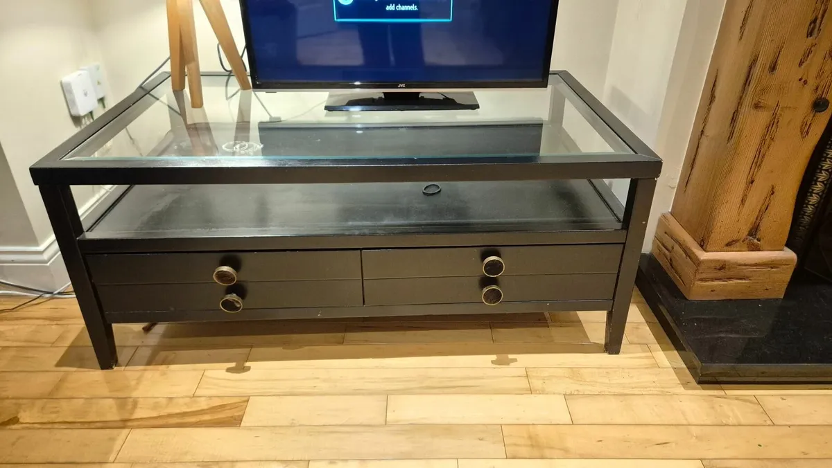 TV TABLE - Image 2