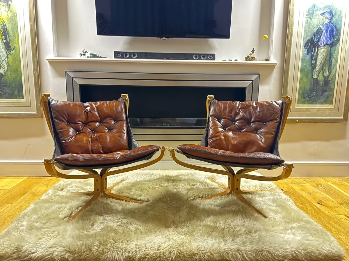 Pair of Sigurd  Ressel Falcon Chairs - Image 2