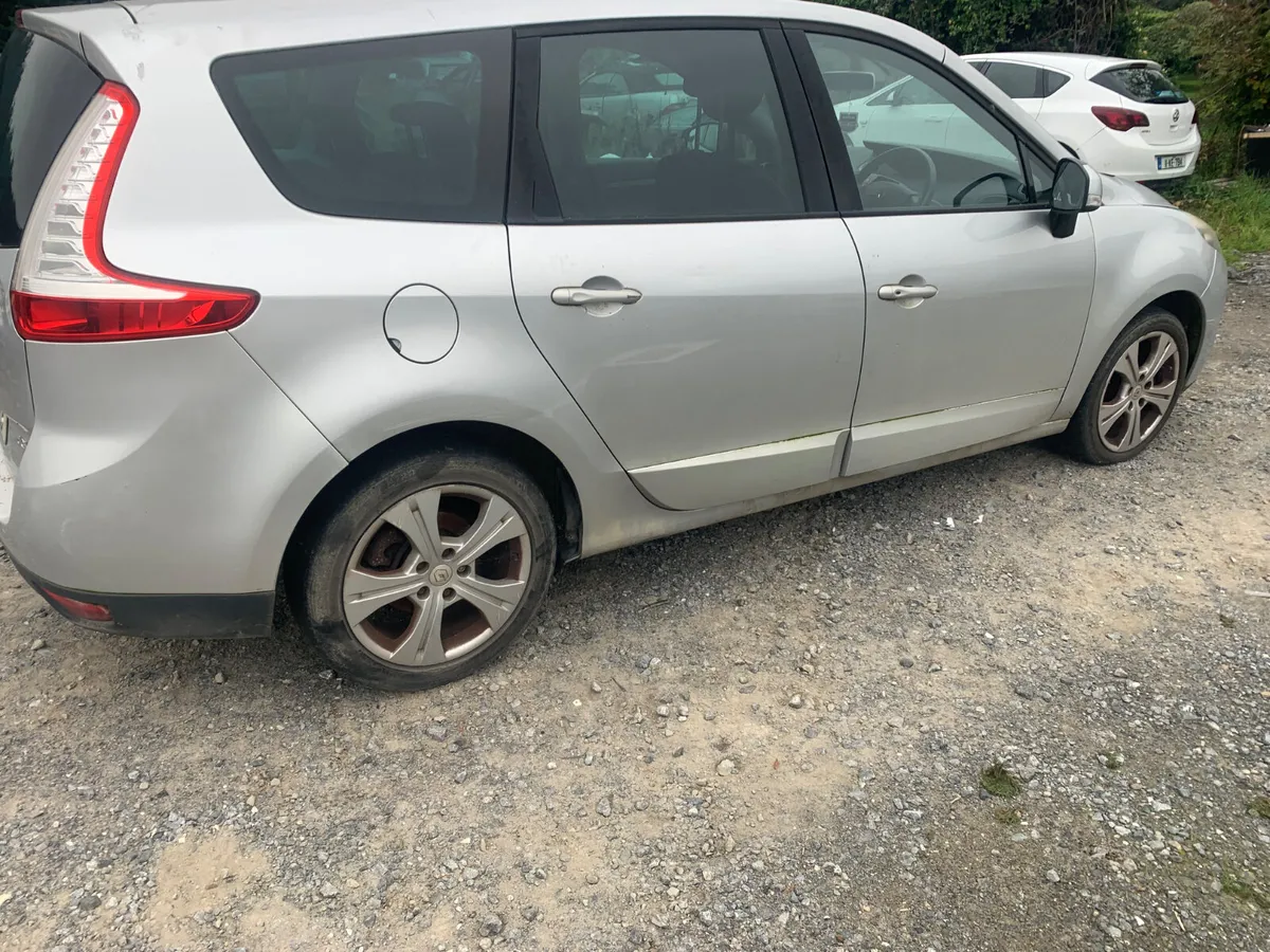 2011 RENAULT SENIC DIESEL 7 SEATER - Image 3