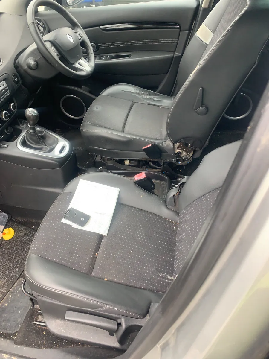 2011 RENAULT SENIC DIESEL 7 SEATER - Image 4