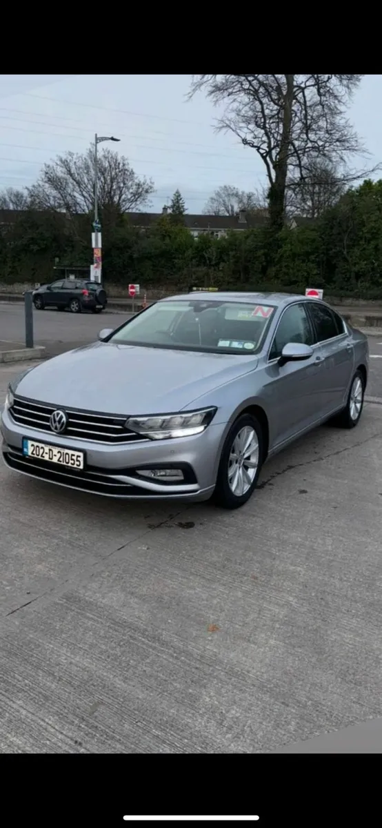 202 Volkswagen Passat 2.0L 150 hp good condition - Image 1