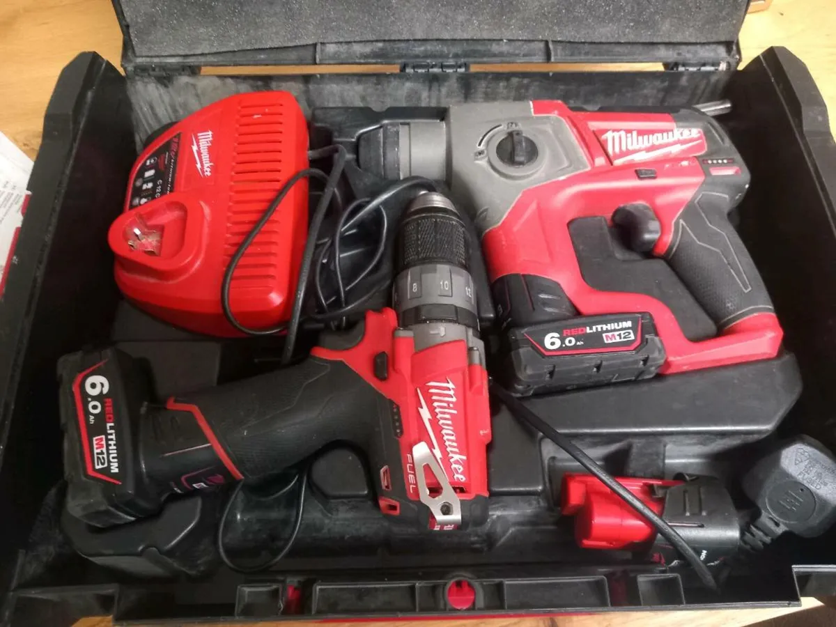 Milwaukee cordless sds hammer drill - Image 4