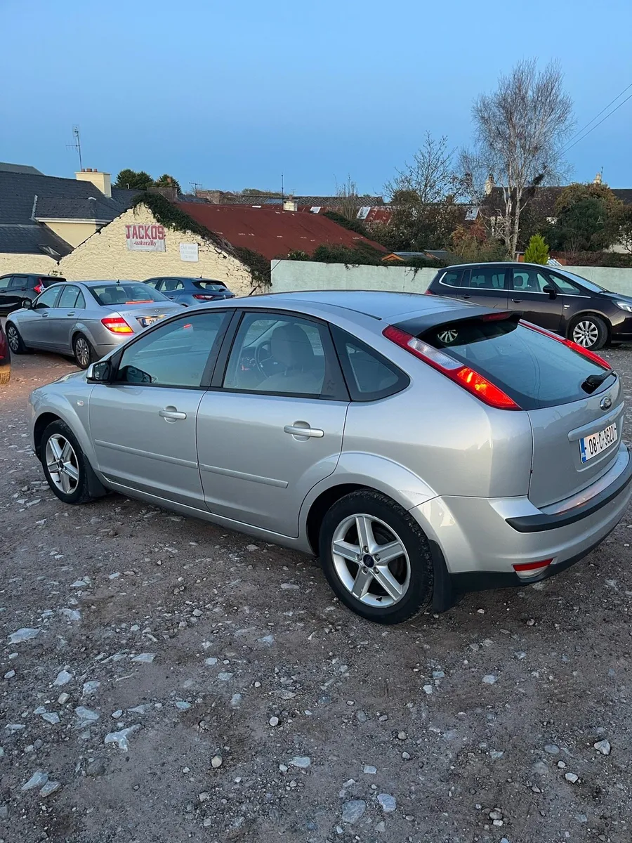 2008 Ford Focus - Image 2