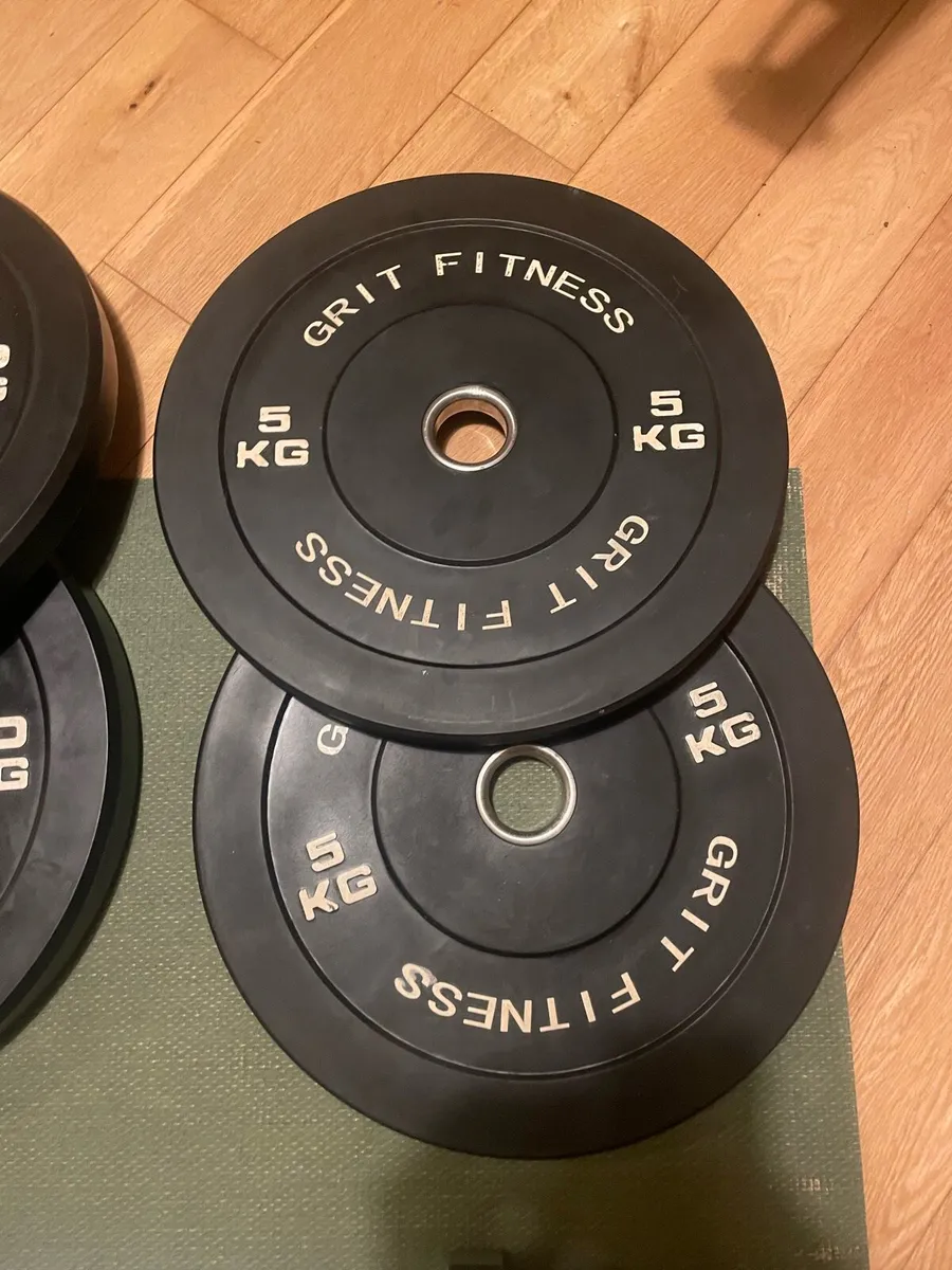 Weight plates and barbell - Image 4