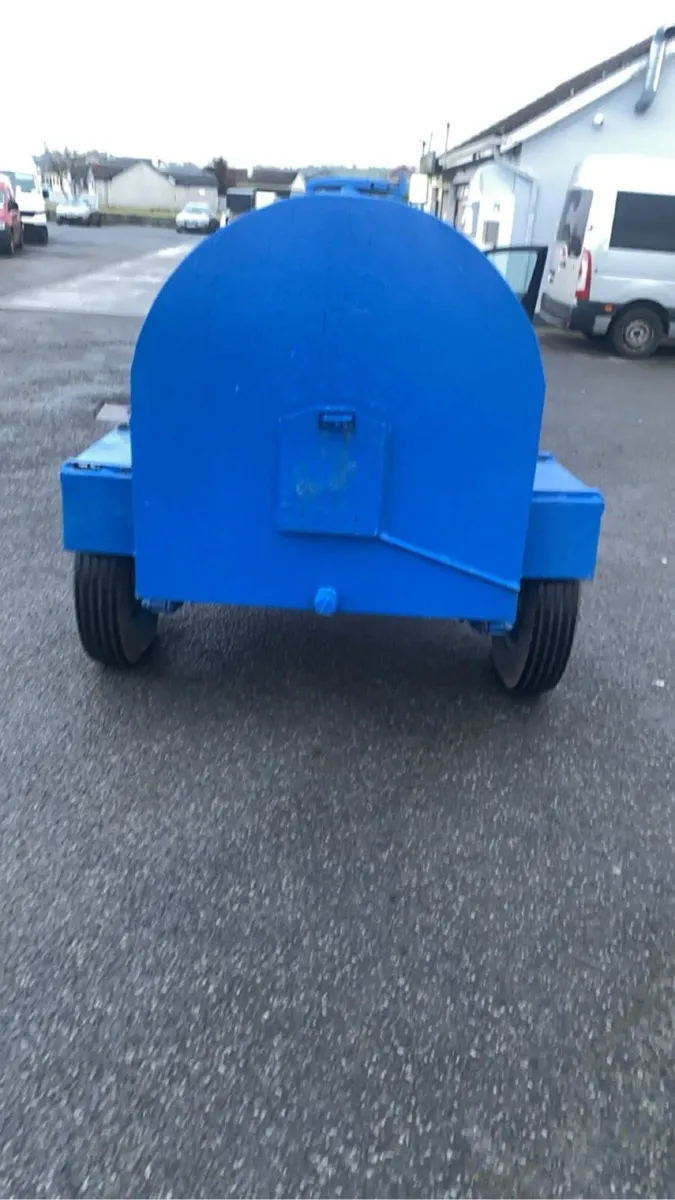 Water bowser - Image 2