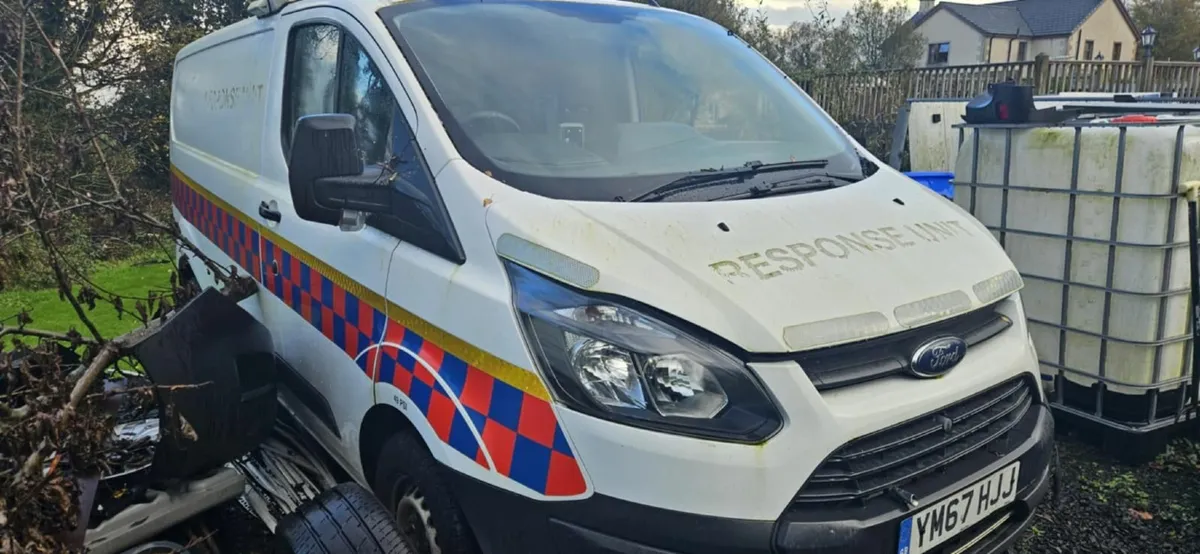 Ford Transit Custom 2.2 TDCI 6 Speed Breaking - Image 3