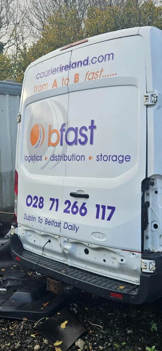 Ford Transit Custom 2.2 TDCI 6 Speed Breaking - Image 4