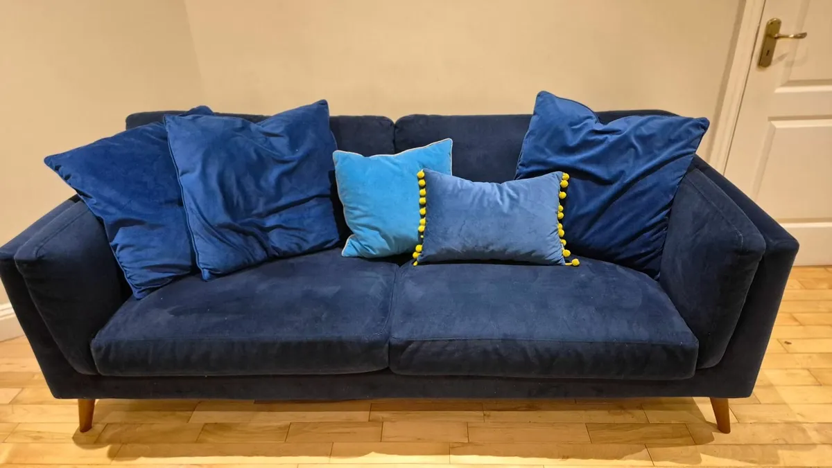2 seater couch - Image 2