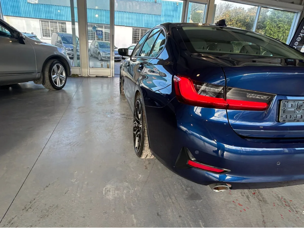 BMW 3-Series 330e SE PRO AUTO - Image 3