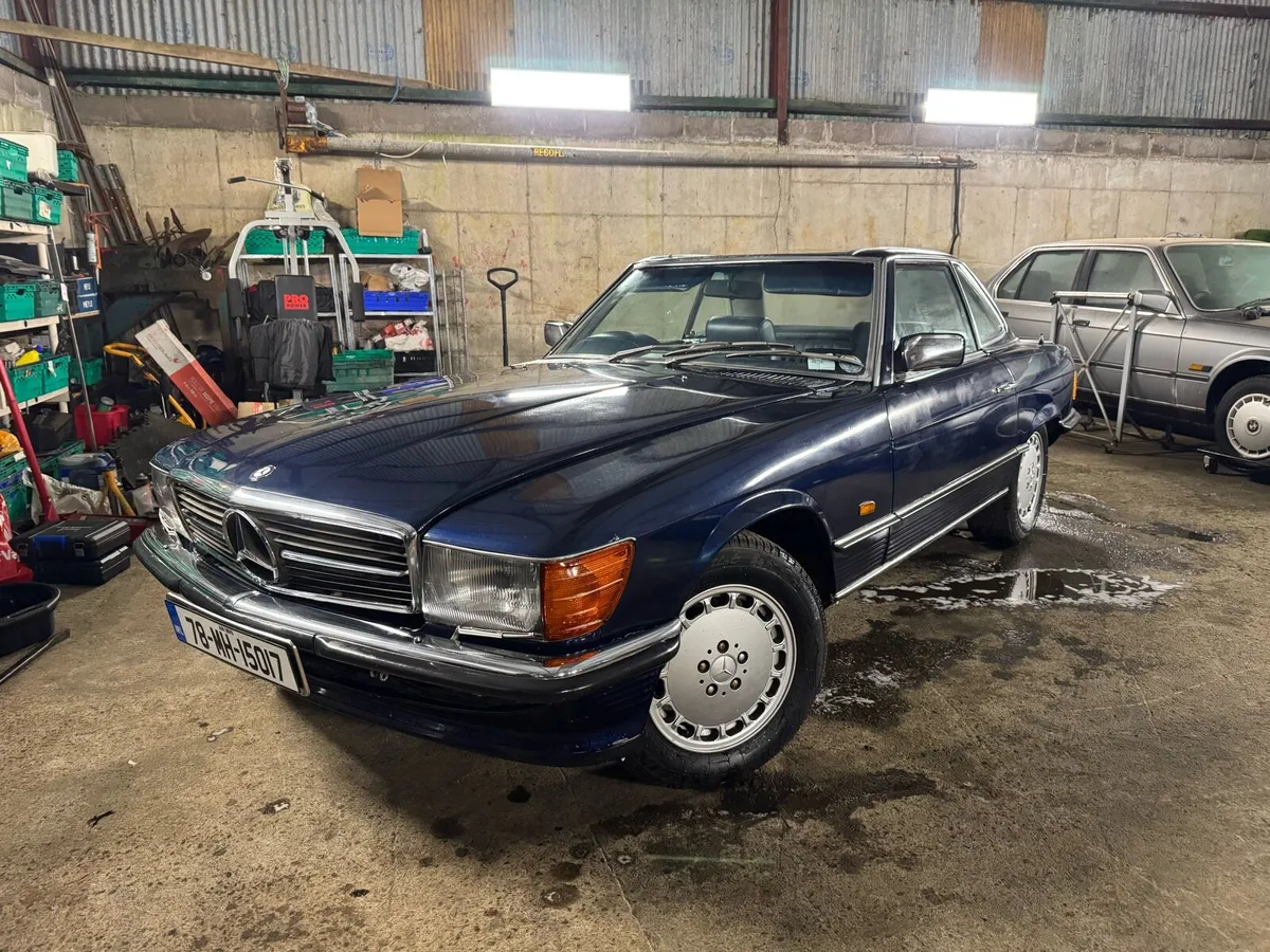 Mercedes 350 SL R107 - Image 1